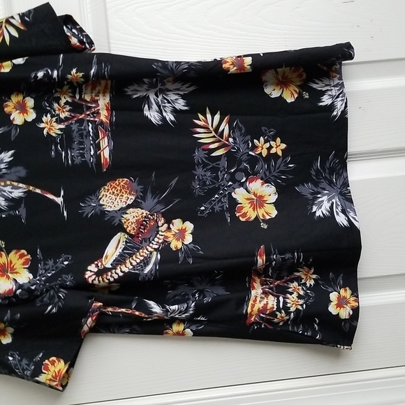 NWT Myonstorm Men's Hawaiian Shirt - Picture 7 of 10